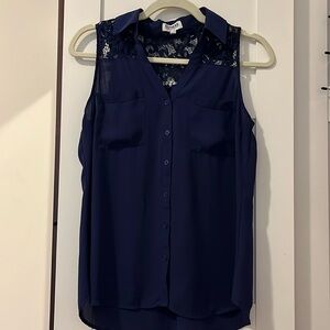 Express sleeveless portofino shirt with lace detailing.
